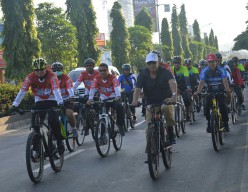 Beginilah Cara Bupati Manfaatkan Waktu Luang