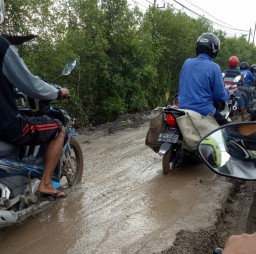 Jalan Raya Sembayat Belepotan, BBPJN VIII Angkat Bicara