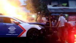 Mobil Patwal Terbakar di Depan Poslantas Sukorejo