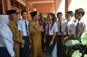 Pantau Pelaksanaan UNBK, Wabup Sidak ke Sejumlah Sekolah