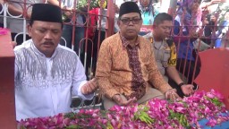 Peringati May Day, Buruh Hingga Pejabat Berziarah ke Makam Marsinah