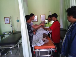 Saat Ganti Ban, Sopir Angkot Asal Menganti Tiba-tiba Meninggal