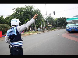 Hadiri Resepsi Pernikahan Putri Gubernur Khofifah, Presiden Terbang dari Bandara Osaka Jepang