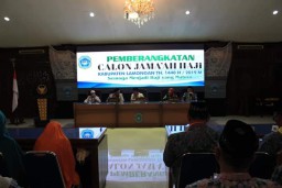 1.733 Calon Jamaah Haji (CJH) Lamongan Dilepas Bupati Fadeli