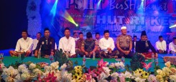 Peringati HUT RI ke 74, PSHT Lamongan Bersholawat