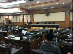 APBD Perubahan Disahkan, F-Gerindra dan F-PKB Kompak Soroti Keterlambatan Pembangunan