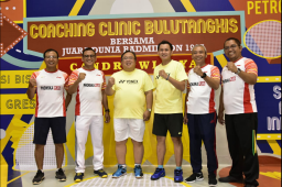 Hadiri Coaching Clinic PB Petrokimia Gresik, Kepala Bappenas dan Chandra Wijaya Berikan Semangat kepada Peserta