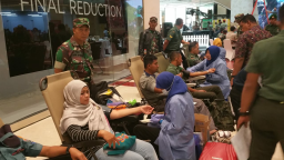 Peringati HUT TNI ke 74, Warga Terdampak Eks Lokalisasi Ramaikan Bakti Sosial