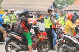 Terjaring Operasi Zebra Semeru, Ratusan Pelanggar Lalu Lintas Disidang di Tempat