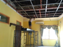 Ruangan di Kantor DPRD Bojonegoro Direnovasi, Pekerja Dibayar Rp 80 Ribu Per Hari