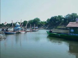 Warga Kecewa Parade Perahu tak Semeriah Tahun Sebelumnya di Festival Bengawan