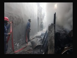 Akibat Putung Rokok, Gudang Kayu Ludes Terbakar