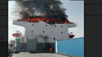 Hendak Bongkar Muat, KM Tanto Ceria Terbakar Saat Labuh Jangkar