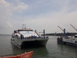 Belum Setahun Operasi, Kapal BSJ Merugi Berlayar di Gresik