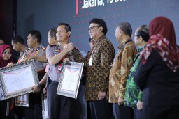 Inovatif Layani Masyarakat, Polres Gresik Kembali Raih Penghargaan WBBM