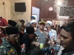 Operasi Gabungan, Polres Gresik Amankan Miras Oplosan