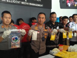 Kelabui Masyarakat, Ribuan Pil Koplo Dikemas Vitamin B