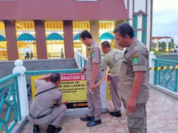 Belum Miliki IMB, Dua Bangunan di Cimory Disegel Satpol PP