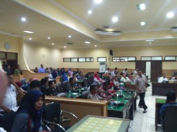 PKL Alun-alun Bojonegoro Geruduk DPRD, Berharap Ada Solusi