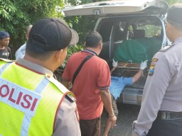 Istirahat di Gresik, Kenek Truk Bablas ke Alam Baka