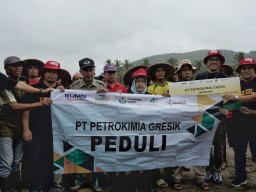 PG Bantu Korban Banjir dan Longsor di Bogor