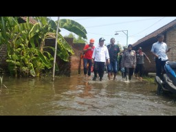 Sidak Banjir, Wabup Pasuruan Berpesan Soal Kebersihan Lingkungan