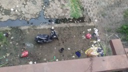 Terjun Ke Sungai Sedalam 20 Meter di Maospati, Dua Pelajar Putri Luka Berat