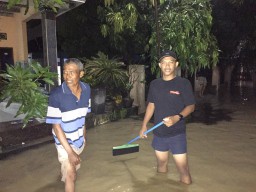 Hujan 1 Jam Driyorejo Banjir, Kali Lamong Kembali Siaga