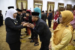 Lantik 13 Pejabat Eselon II, Gubernur Minta Kerja Tepat dan Tuntaskan 'PR' Instansi