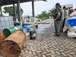 Pabrik Pengelolaan Plastik Buang Limbah Langsung ke Sungai, Satpol PP Tunggu Arahan DLH