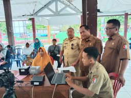 Kecamatan Trucuk 'Jebol Desa', Layani Administrasi Kependudukan Warga ke Desa-Desa