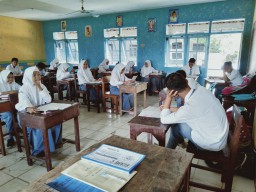 Keluarkan Uang Jutaan Rupiah Demi UN, Tapi Malah Dihapus