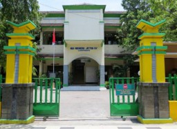 Lamongan Liburkan Siswa dan Bangun Posko Aduan Corona di Depan Kantor Dinkes