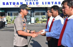 Satu Polsek Menerima Bendera Hitam, Puluhan Anggota Berprestasi Diapresiasi