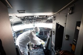 Lion Air Semprotkan Cairan Disinfektan ke Pesawat