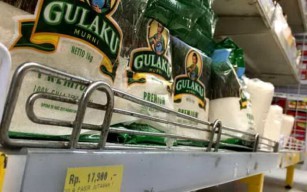Stok bahan Pokok di Swalayan Cukup Kecuali Gula