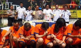Polrestabes Surabaya Panen, Tangkap 10 Bandar, Sita 7 Juta Pil Koplo