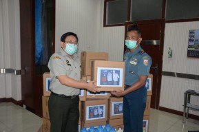 Lantamal V Terima Bantuan APD dari Kementerian Pertanian