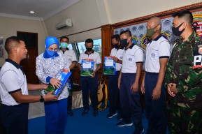 Danlantamal V Surabaya Suport Alat Pelindung Diri