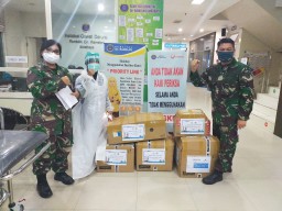 Diskes Lantamal V Terima Bantuan APD dari PT PAL