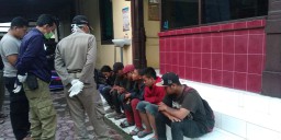Anak Punk Pasar Sumberrejo Bojonegoro Diamankan