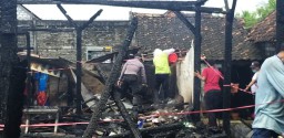 Rumah Pensiunan Pegawai KUA Terbakar Saat Ditinggal ke Tambak