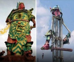 Patung Raksasa di Klenteng Tuban Ambruk