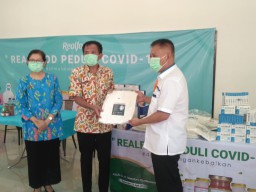 Real Food Bantu APD dan Suplemen untuk Tim Medis RSUD Bojonegoro
