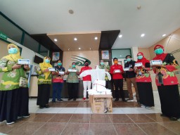 DPC PDIP Pasuruan Serahkan 1.000 Masker N95 ke RSUD Bangil