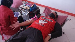 Stok Darah di Pasuruan Tipis, Ratusan Kader PDIP Donor