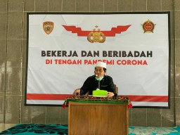 KH. Anwar Zahid Ngaji Online Bareng Polisi Se-Indonesia