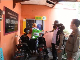 Petrokimia Gresik Galakkan Penyemprotan Disinfektan ke Lingkungan Masyarakat