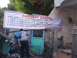 Warga Gresik Kisruh Saling Tutup Jalan