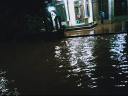 Selain Gresik Selatan, Banjir Juga Melanda Kampung Halaman Bupati